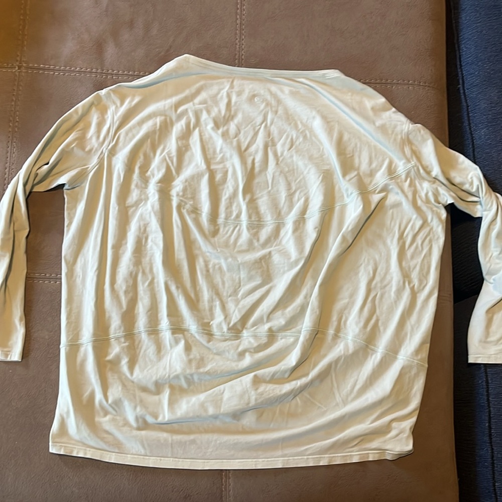 Lululemon Back In Action Long Sleeve in
Jade Grey - Picture 4 of 7